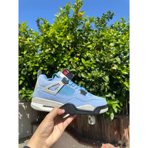 US seller Jordan 4 Retro University Blue Size 9.5 Sneakers ct85271-400 defective